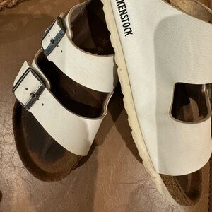 Birkenstock 39 wide white Arizona